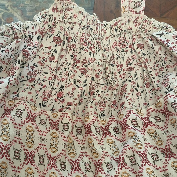 Adorable jumpsuit that can be worn into fall. Can be worn strapless, wide leg! - Picture 2 of 2